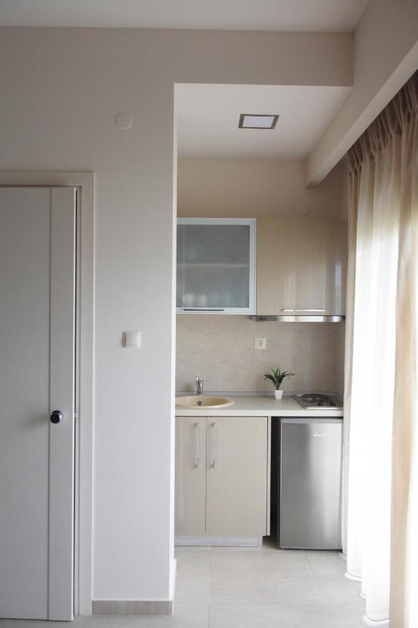 Cross Plaza Aparthotel Stavros  Exterior photo