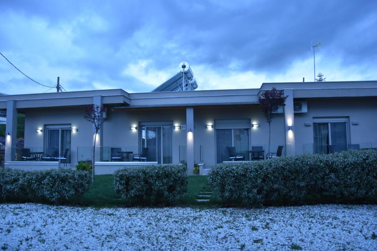 Cross Plaza Aparthotel Stavros  Exterior photo